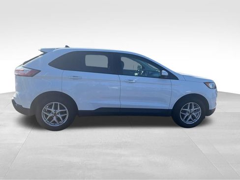 Used 2024 Ford Edge SEL image 4