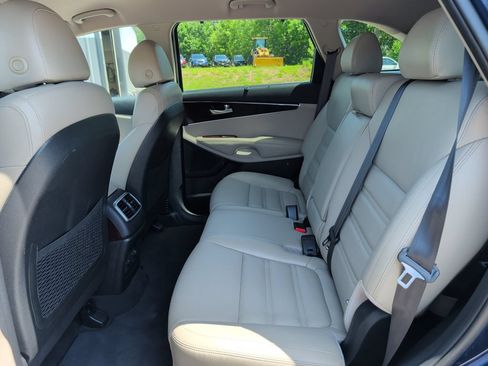 Used 2018 Kia Sorento EX FWD image 24