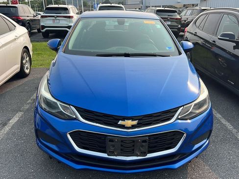 Used 2017 Chevrolet Cruze LT w/ Convenience Package FWD image 8