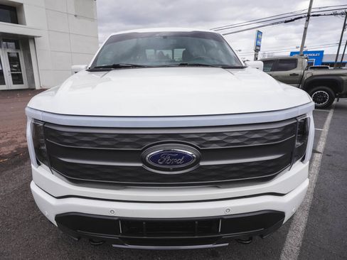 Used 2022 Ford F150 Lightning Lariat image 2