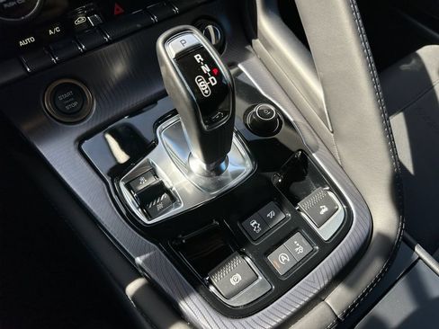 Used 2024 Jaguar F-TYPE R-Dynamic RWD image 21