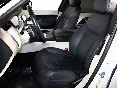 Used 2022 Land Rover Range Rover Long Wheelbase SE image 4