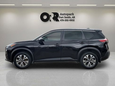 Used 2023 Nissan Rogue SV FWD image 3