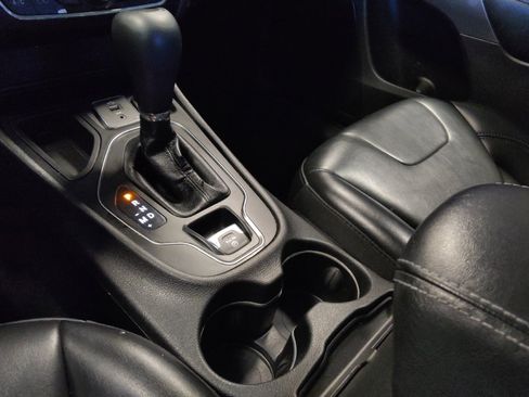 Used 2019 Jeep Cherokee Latitude Plus image 26