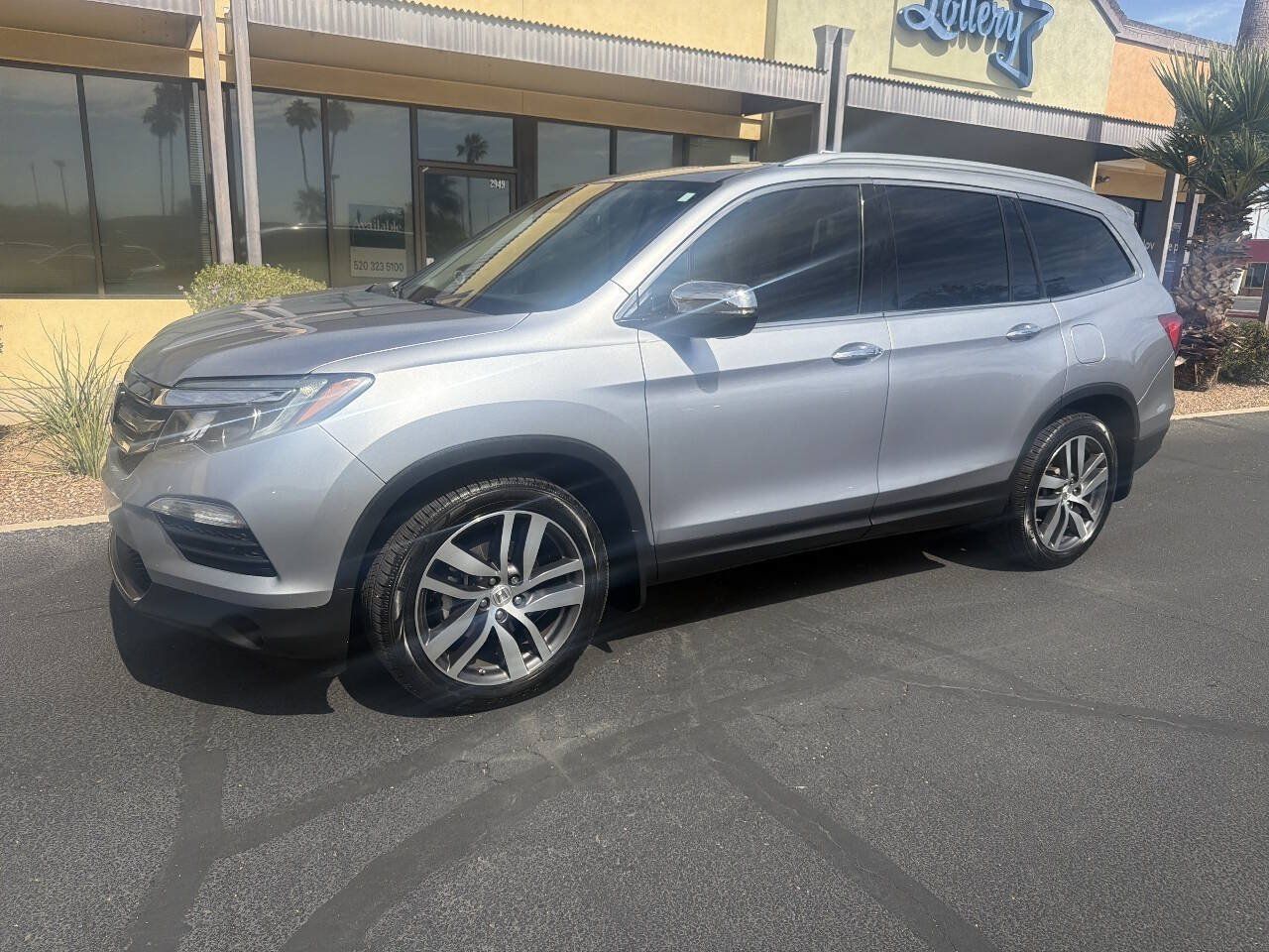 Used 2017 Honda Pilot Touring image 3