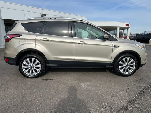 Used 2017 Ford Escape Titanium image 8