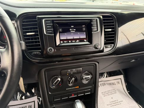 Used 2019 Volkswagen Beetle 2.0T S image 29