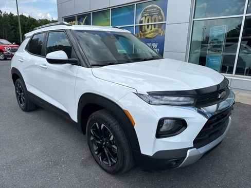 Used 2022 Chevrolet TrailBlazer LT w/ Convenience Package AWD/4WD image 1
