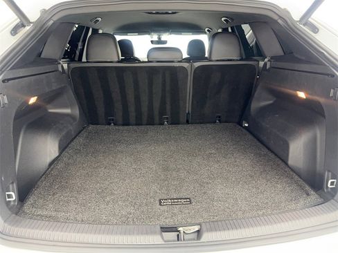 Used 2021 Volkswagen Atlas Cross Sport SE image 76