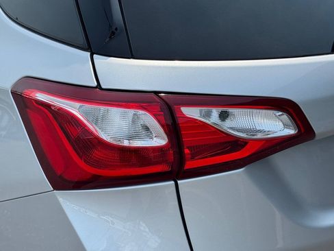 Used 2021 Chevrolet Equinox LT w/ Driver Convenience Package AWD/4WD image 56