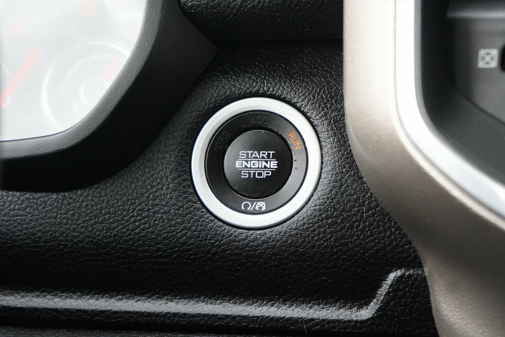 Used 2019 RAM 1500 Laramie AWD/4WD image 24