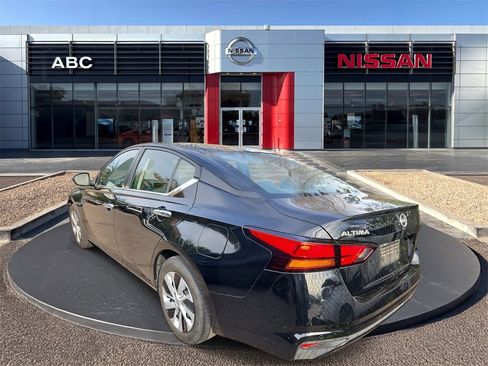 Used 2024 Nissan Altima 2.5 S image 5