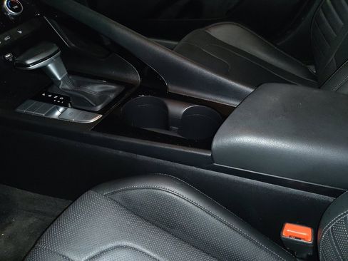 Used 2023 Hyundai Elantra Limited image 26