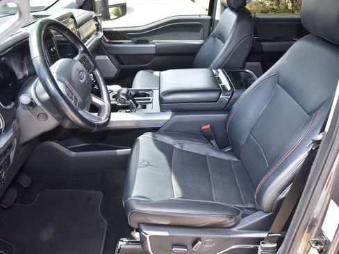 Used 2022 Ford F150 Lariat w/ Equipment Group 502A High RWD image 9