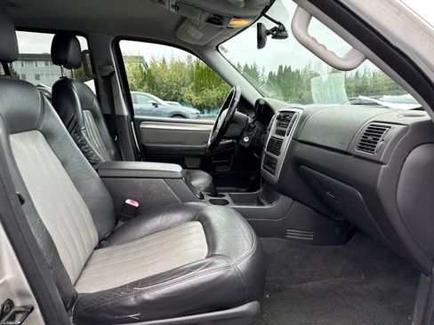Used 2004 Mercury Mountaineer AWD image 16