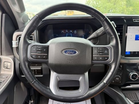 Used 2023 Ford F250 Lariat w/ Sport Appearance Package AWD/4WD image 23