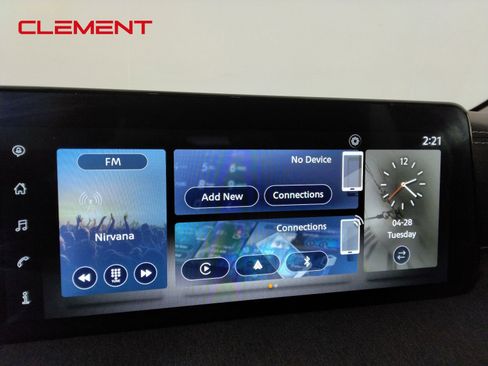 Used 2025 Nissan Kicks SV FWD image 16