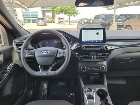 Used 2025 Ford Escape ST-Line Select AWD/4WD image 14
