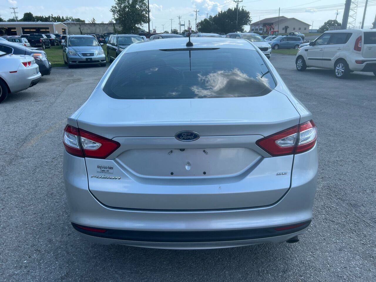Used 2015 Ford Fusion SE FWD image 8