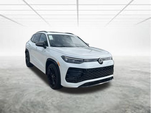 New 2026 Volkswagen Tiguan SE R-Line FWD image 7