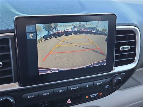 Certified 2025 Hyundai Venue SEL image 18