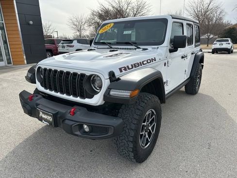 Used 2024 Jeep Wrangler Unlimited Rubicon AWD/4WD image 2