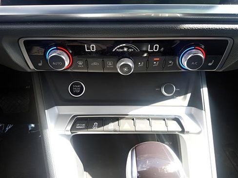 Used 2023 Audi Q3 2.0T Premium image 30