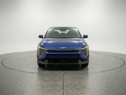 Used 2025 Kia K4 LXS FWD image 2