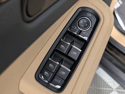 New 2026 Porsche Macan image 26