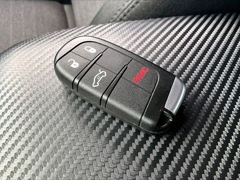 Used 2018 Chrysler 300 Touring w/ Sport Appearance Package image 10