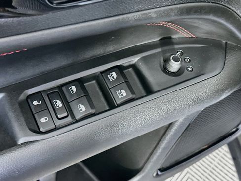 Used 2025 Jeep Compass Trailhawk AWD/4WD image 15