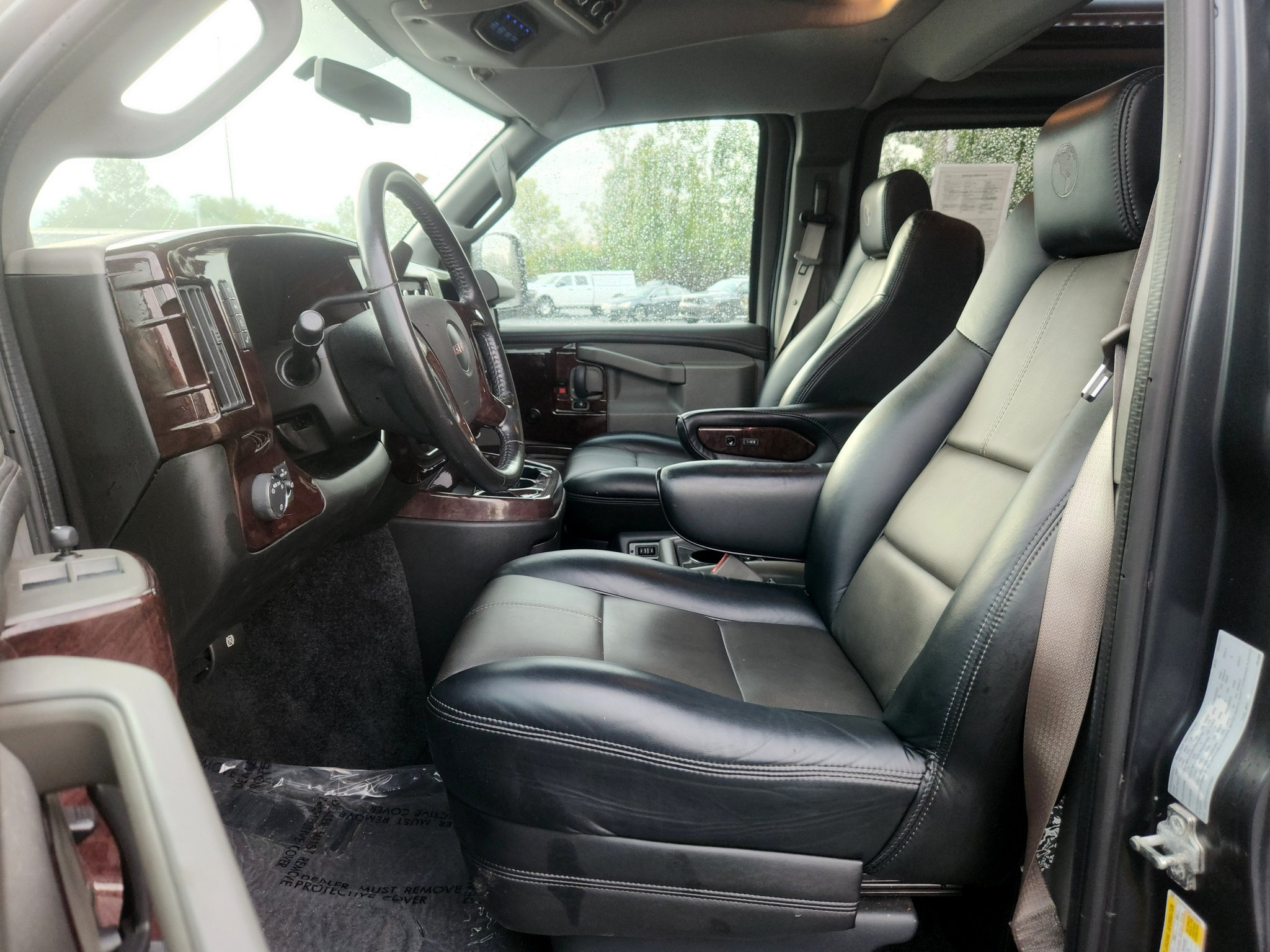 Used 2017 GMC Savana 2500 RWD image 24