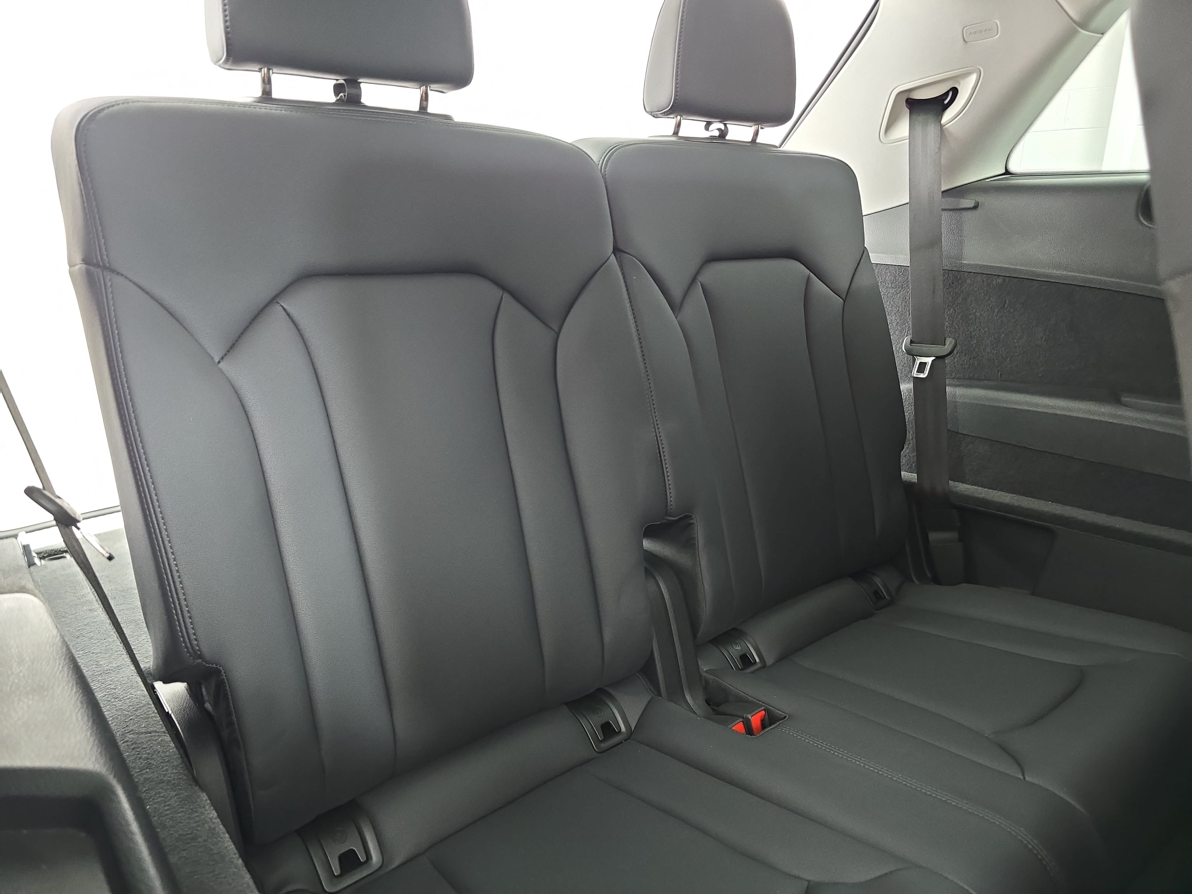 Used 2023 Audi Q7 2.0T Premium w/ Convenience Package AWD/4WD image 12