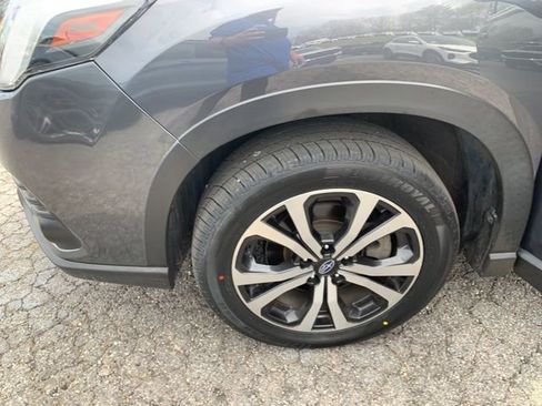 Used 2022 Subaru Forester Limited AWD/4WD image 39