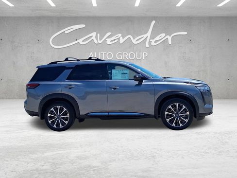 New 2026 Nissan Pathfinder Platinum FWD image 18