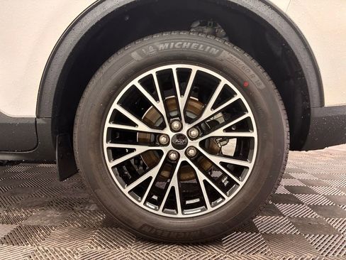 New 2026 Ford Escape SE w/ Class II Trailer Tow Package image 17