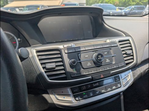 Used 2013 Honda Accord LX image 17