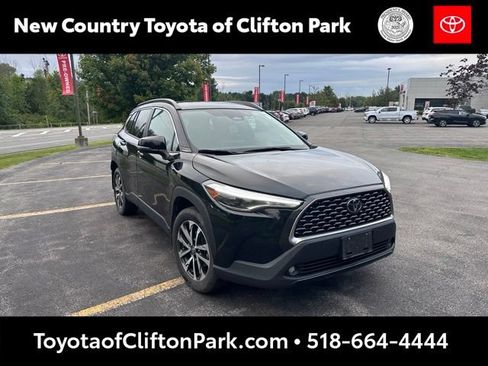 Used 2024 Toyota Corolla Cross XLE w/ Convenience Package AWD/4WD image 1