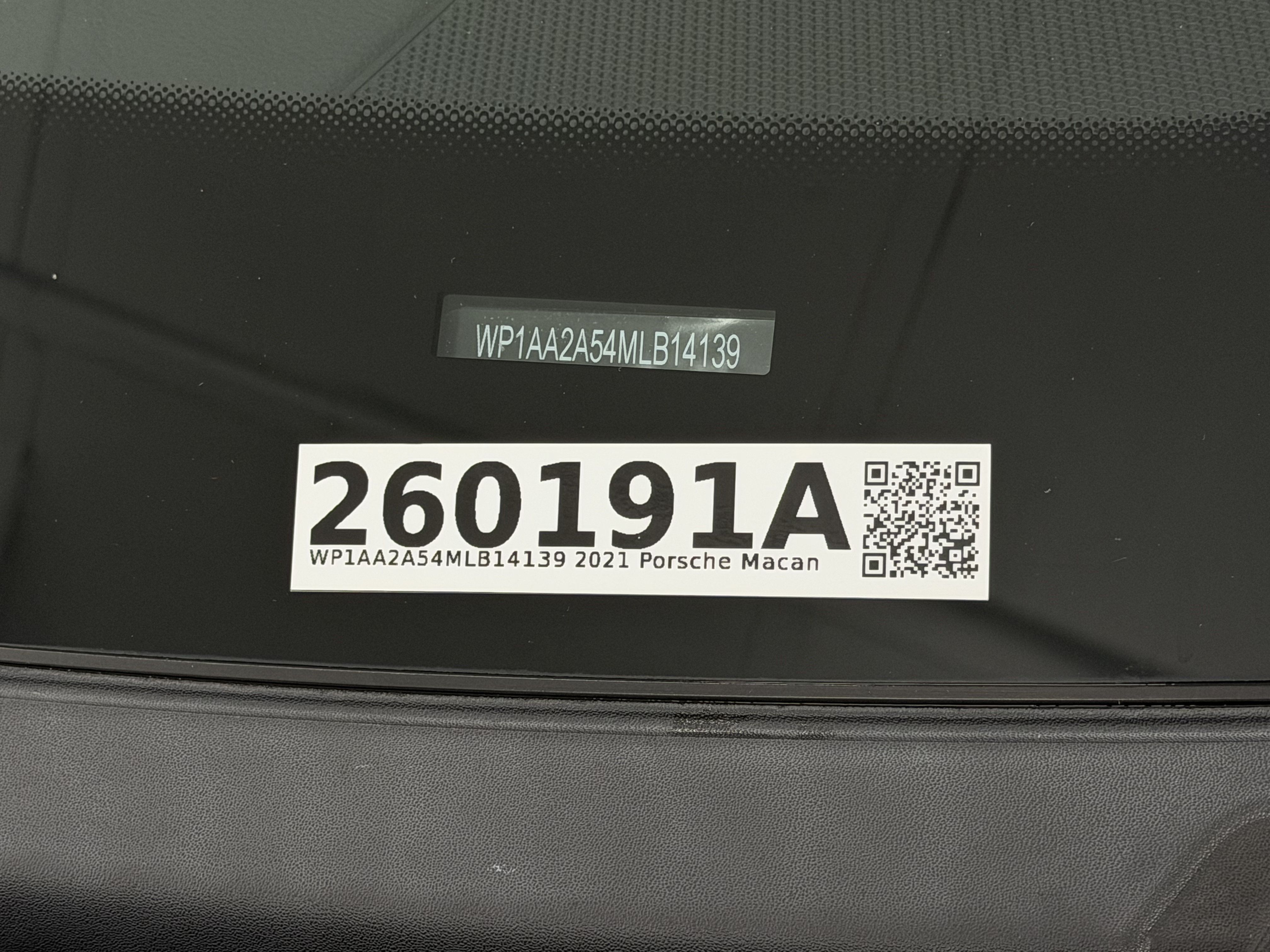 Certified 2021 Porsche Macan AWD/4WD image 57