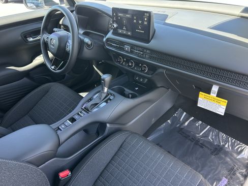 New 2027 Honda HR-V LX image 8