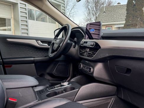 Used 2020 Ford Escape SEL image 11