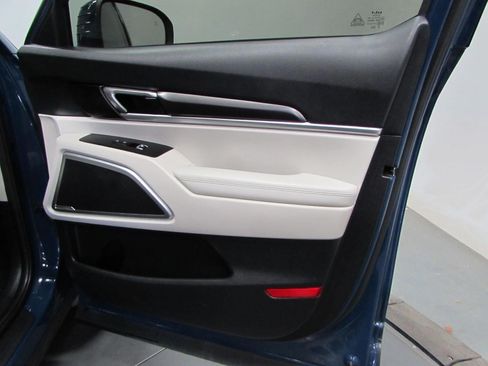 Used 2024 Kia Telluride S w/ S Sunroof Package FWD image 17