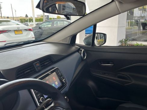 Used 2025 Nissan Versa SV FWD image 35