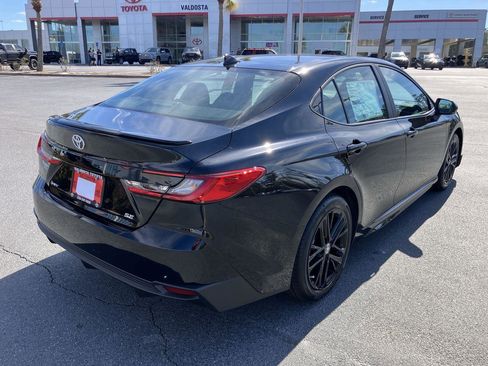 New 2026 Toyota Camry SE image 5