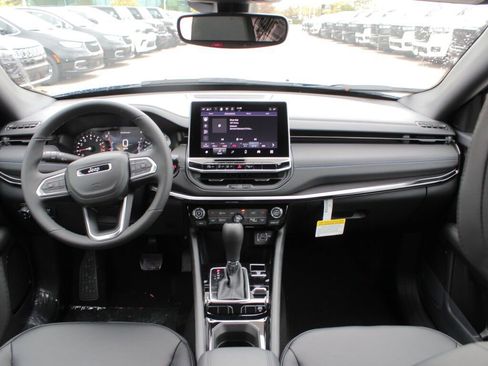 New 2026 Jeep Compass Limited w/ Limited Altitude Pack image 19