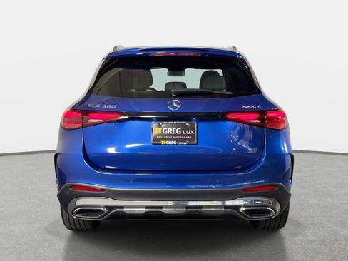 Used 2025 Mercedes-Benz GLC 300 4MATIC w/ AMG Line image 4