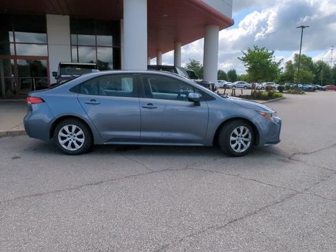 Used 2022 Toyota Corolla LE FWD image 22