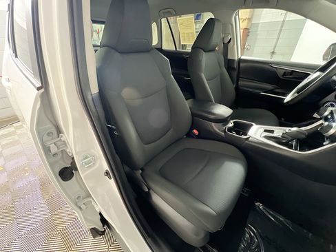 Used 2024 Toyota RAV4 LE image 29