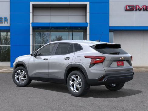 New 2026 Chevrolet Trax LS w/ LS Convenience Package FWD image 4