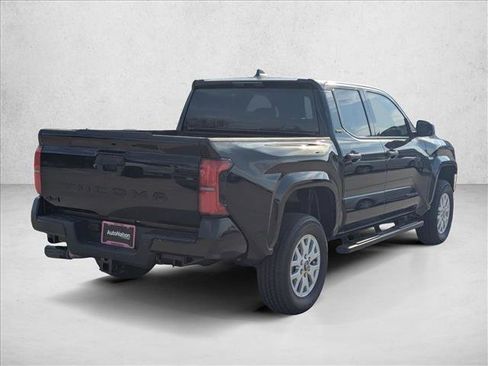 Used 2025 Toyota Tacoma SR5 AWD/4WD image 2